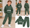 Compleu băieți verde kaki JNR Team cu glugă - 2 piese